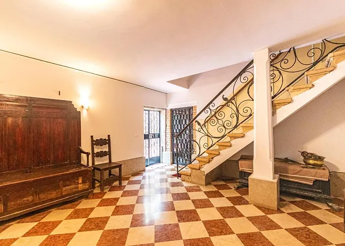 Апартаменты Casa Vescovo, Free Wi-fi Near San Marco Square *